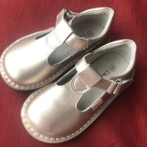 L’Amour Alexis Metallic Leather T-Strap Gold 8